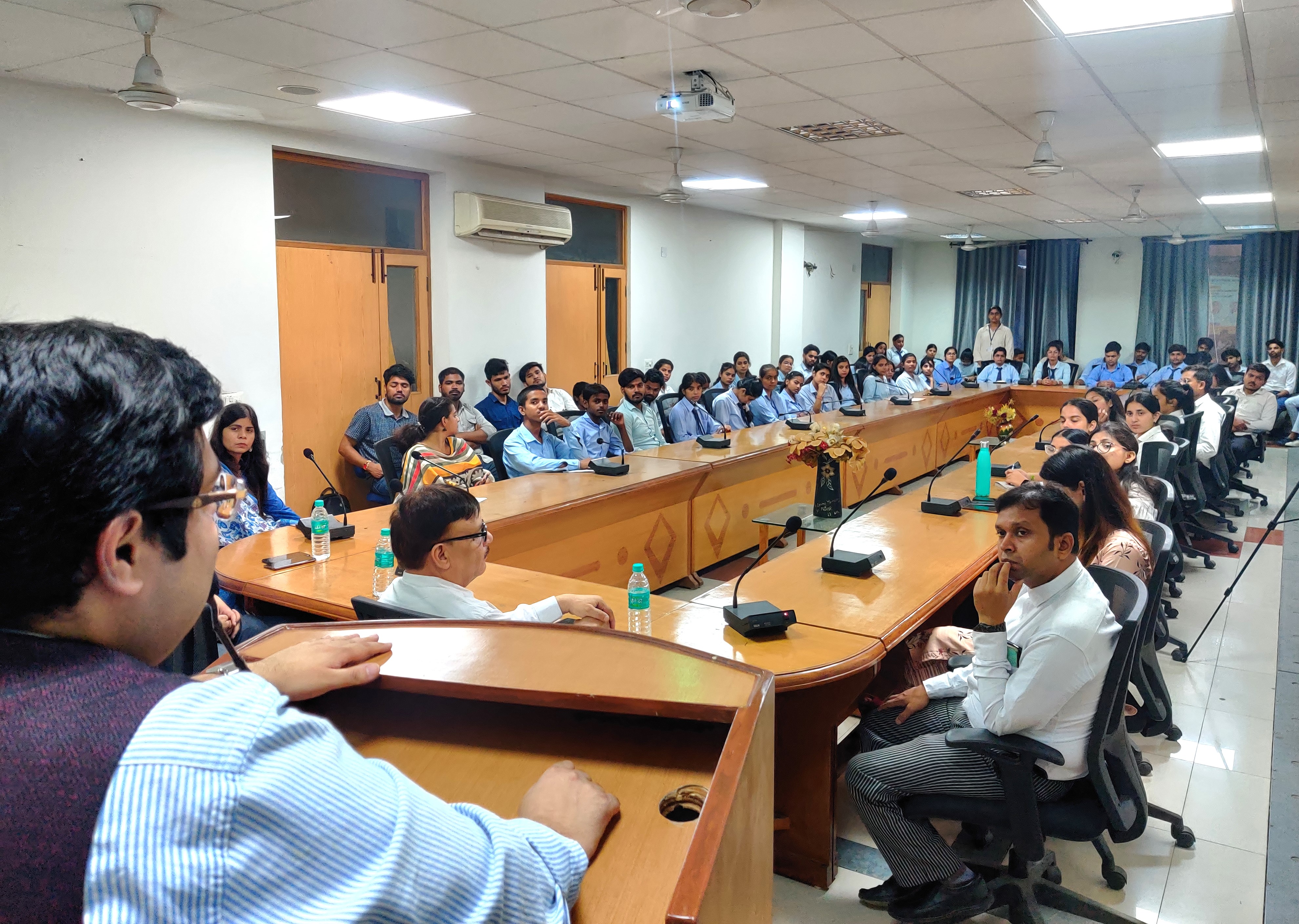 Ishan IIMT Greater Noida BCA students engaging in an insightful academic discussion.